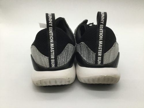 ゴルフシューズのMASTER BUNNY EDITION