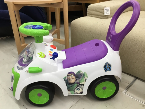 トイストーリーの四輪車