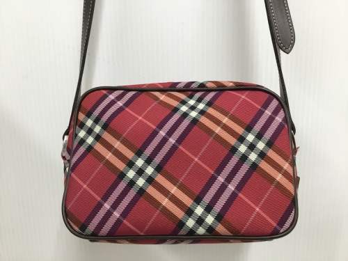 BURBERRYのZAE73−300−13