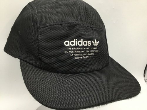 アディダスのadidas