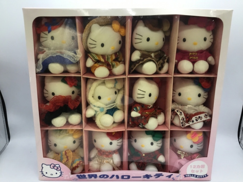 12カ国のHello Kitty