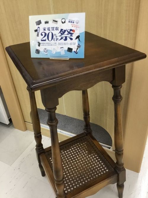 コロニアルのカリモク
