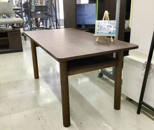 テーブルのミドルテーブル