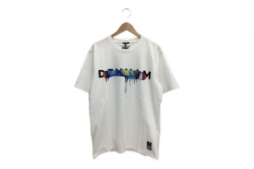 デンハムのTシャツ