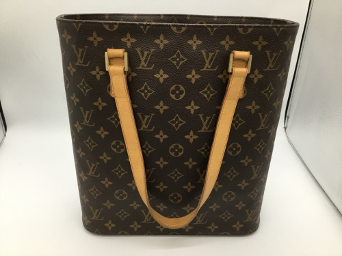 シュプリームのトートバッグ