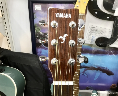 アコースティックギターのYAMAHA