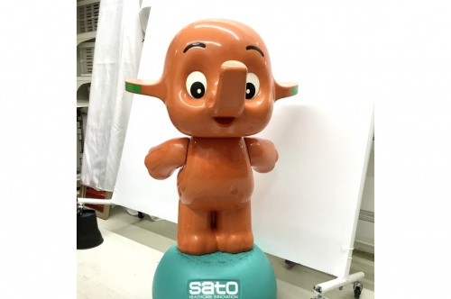 サトコちゃんのレトロ看板