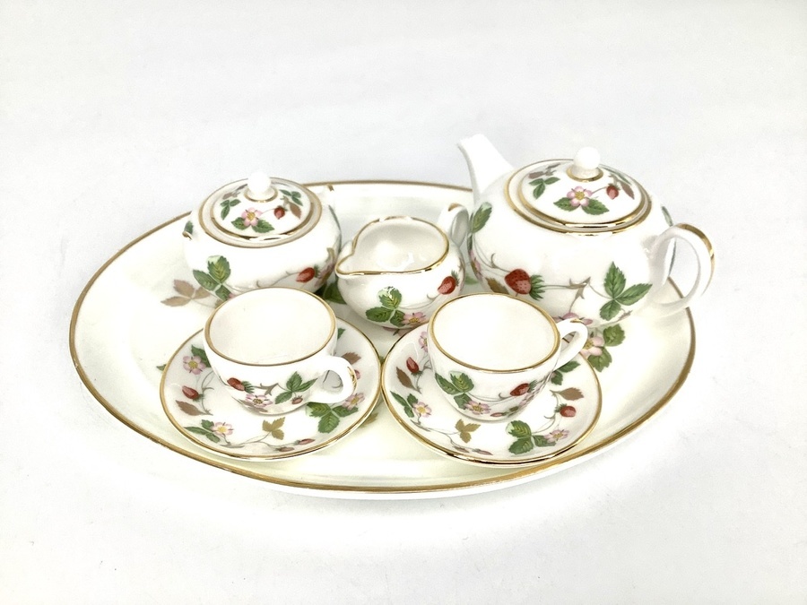 キャンペーン実施中！】 Wedgwoodのミニチュアティーセットをご紹介