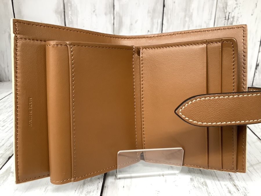 CELINE（セリーヌ）スモールストラップウォレット トリオンフ
