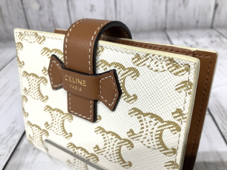 CELINE（セリーヌ）スモールストラップウォレット トリオンフ