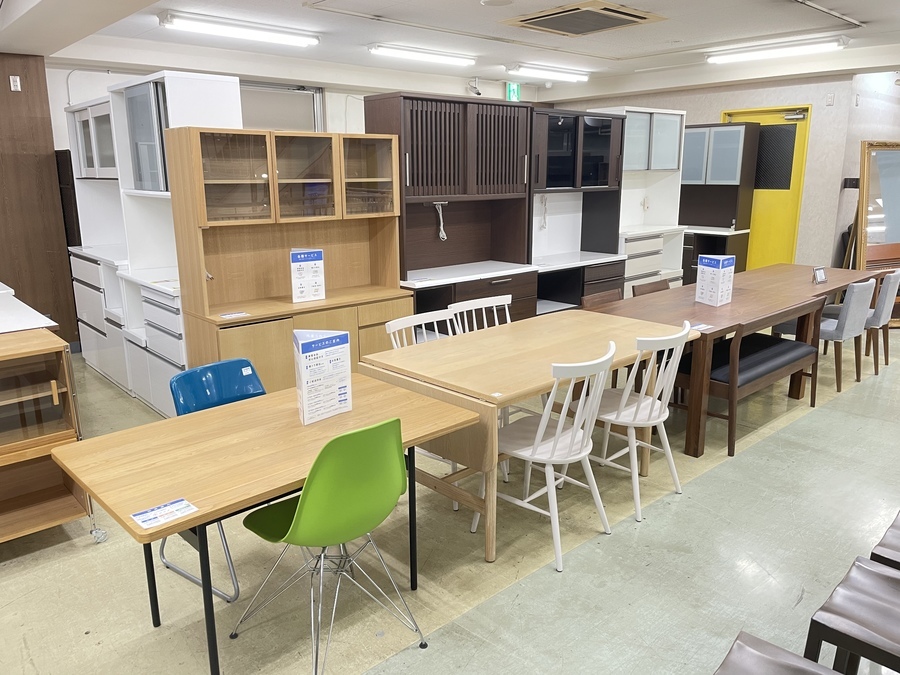 UNICO（ウニコ）ダイニングテーブル DINNが買取入荷致しました