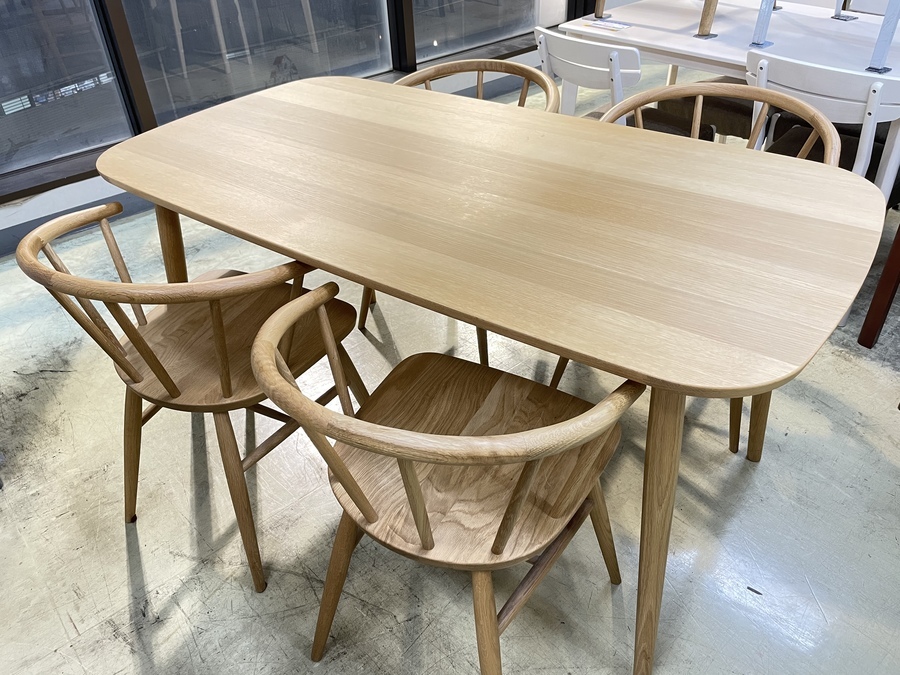 無印良品（MUJI）オーク材テーブル/アームチェア5点セット 丸脚