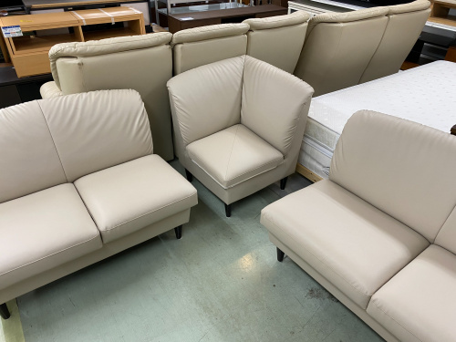 大塚家具(IDC)ソファダイニングセット ファロスが買取入荷致しました