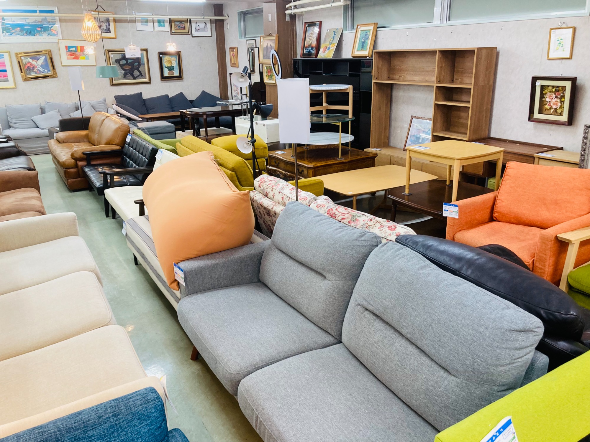 B-COMPANY(ビーカンパニー)のソファダイニング3点セットが買取入荷致し B-COMPANY(ビーカンパニー)のソファダイニング3点セットが買取入荷致し