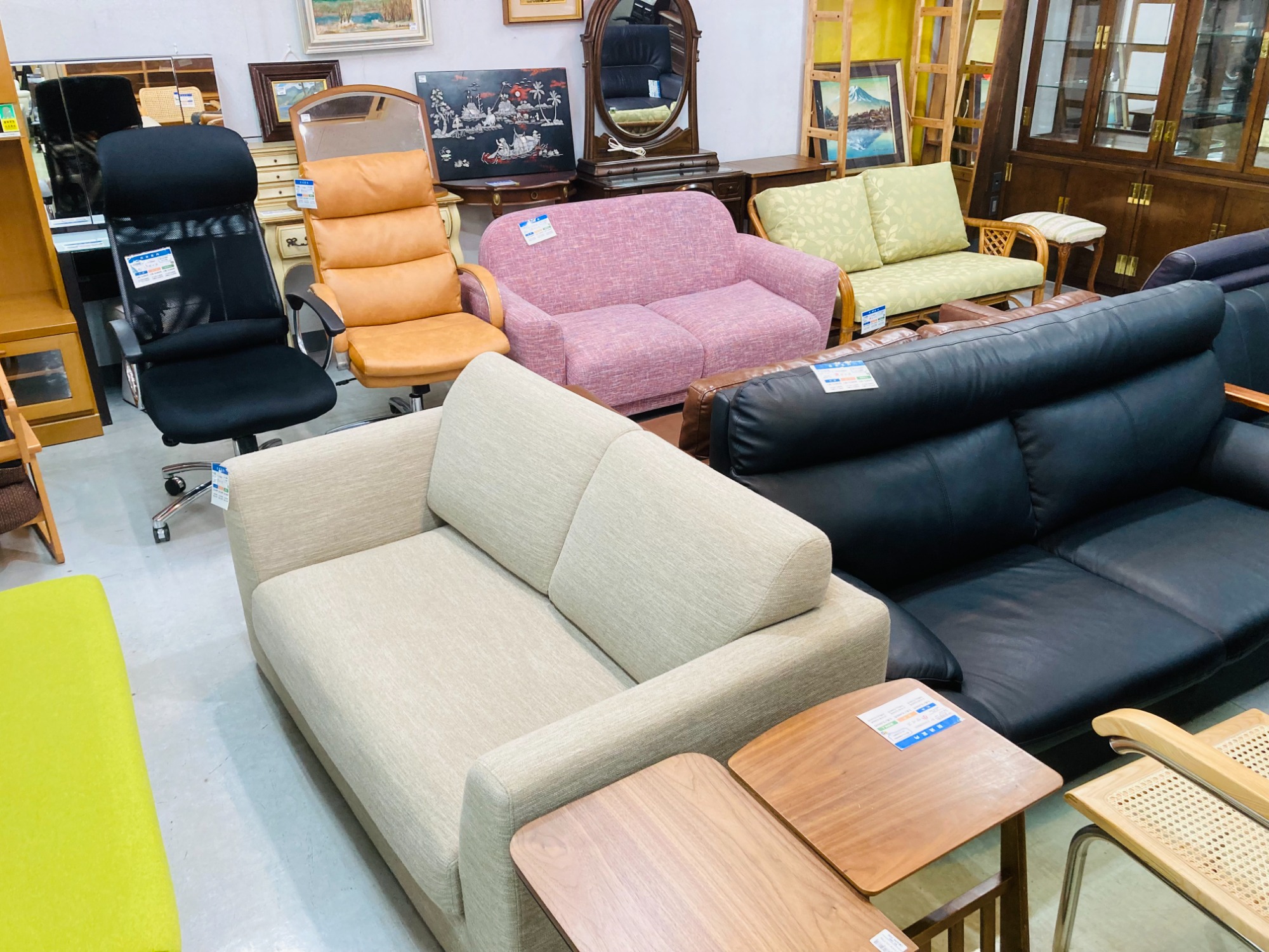 B-COMPANY(ビーカンパニー)のソファダイニング3点セットが買取入荷致し