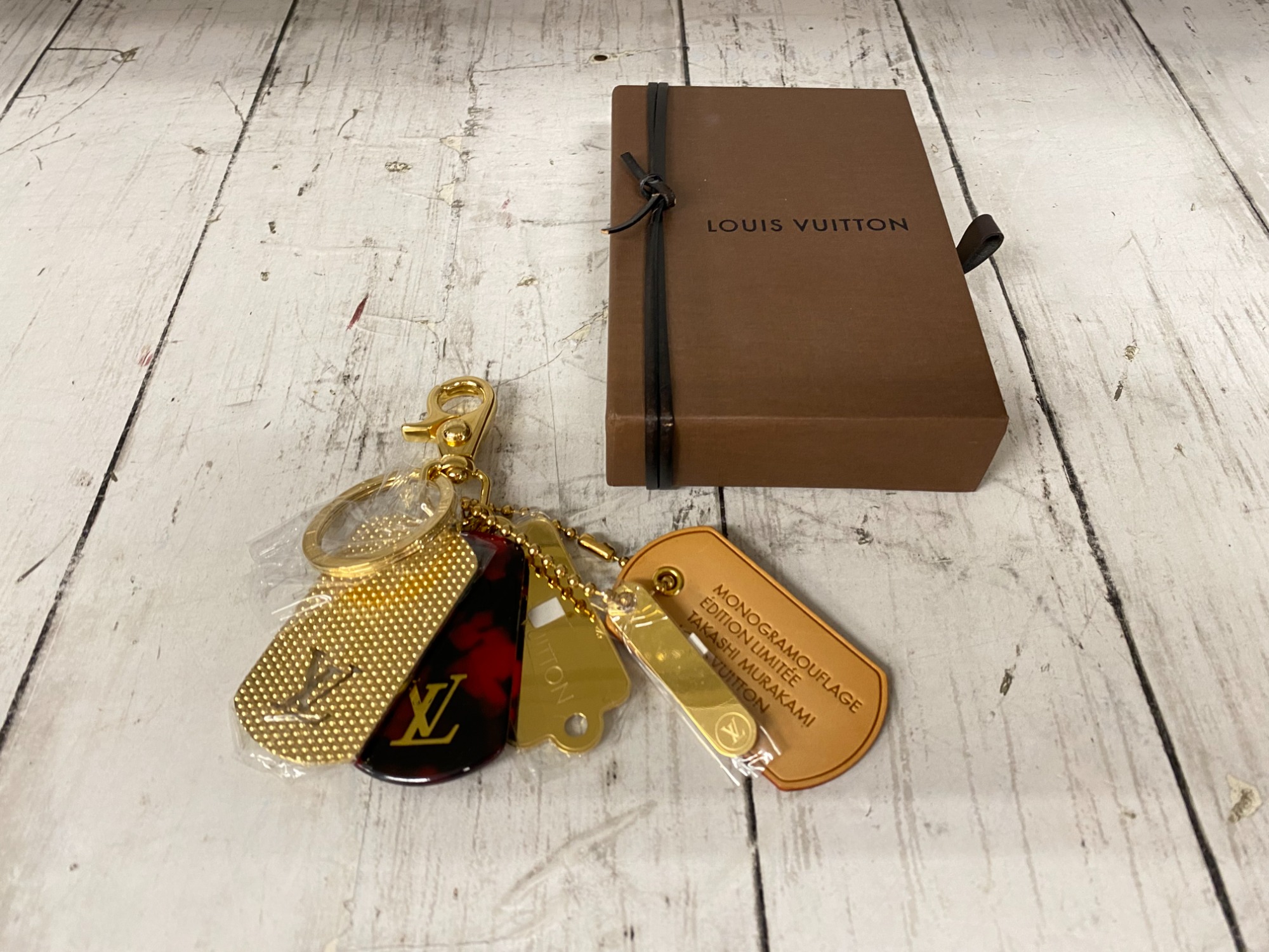 LOUIS VUITTON(ルイヴィトン)ビジューサック・モノクラモ フラージュ