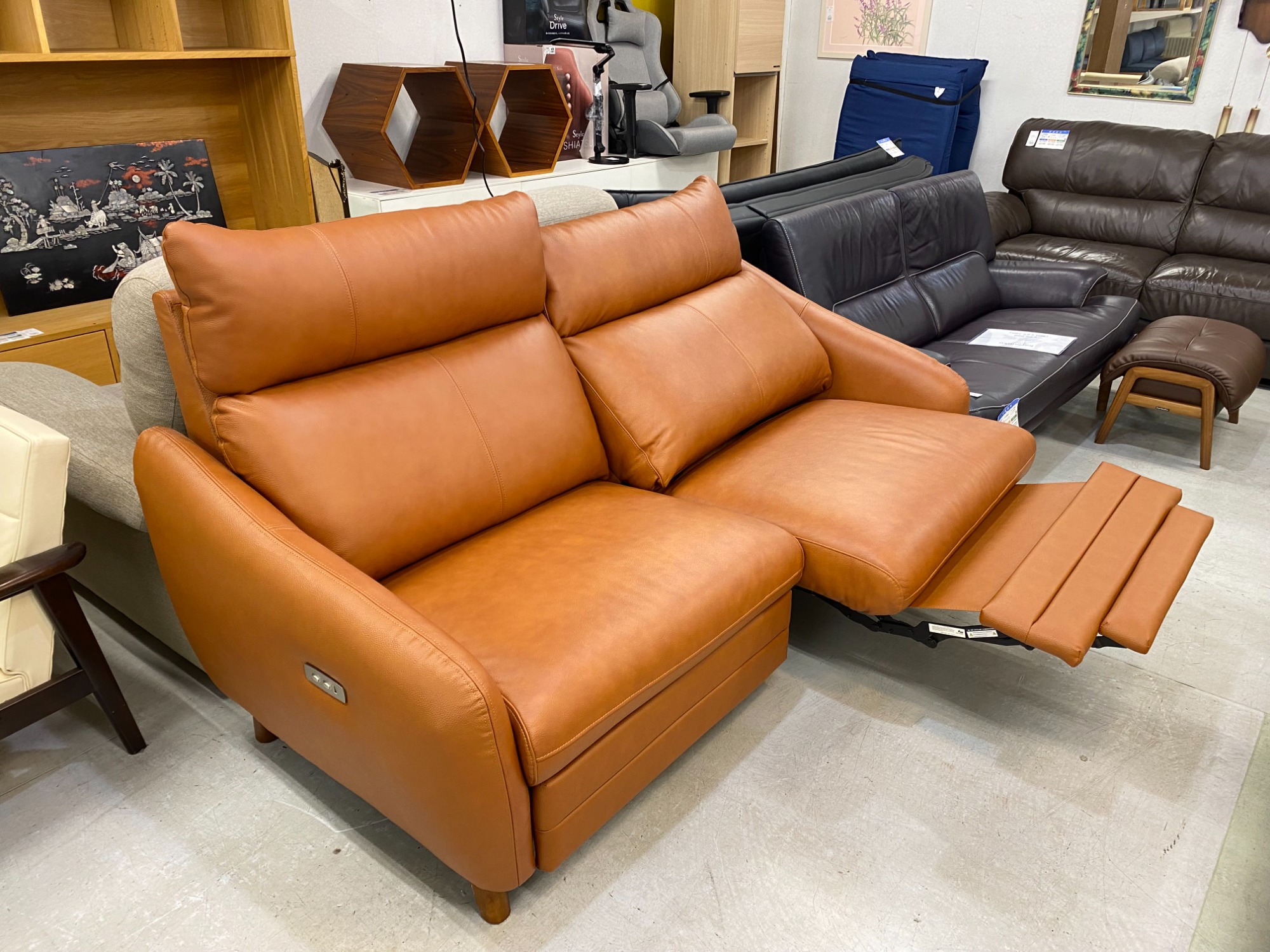★リユースのサカイ横浜南店★YM1366 関家具 電動リクライニングｿﾌｧ ライトブラウン W188×D85×H88 クリーニング済み 電動リクライニングソファ3点セット「L/S Motion 74（エルエス