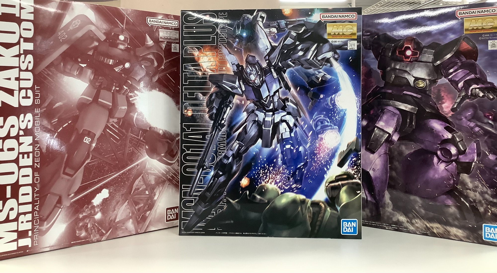 機動戦士ガンダムUC』より1/100 MG シナンジュVer.Kaが入荷しま