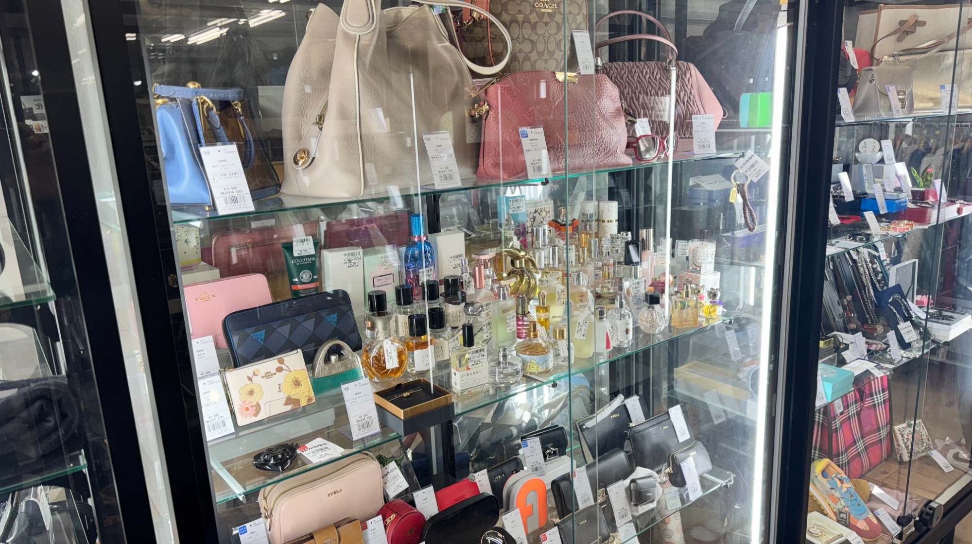 最終価格　希少　PRADA ステッチ　デニム ポーチ 約15cm PRADA(プラダ)のデニムポーチを買取入荷致しました！！｜2025年