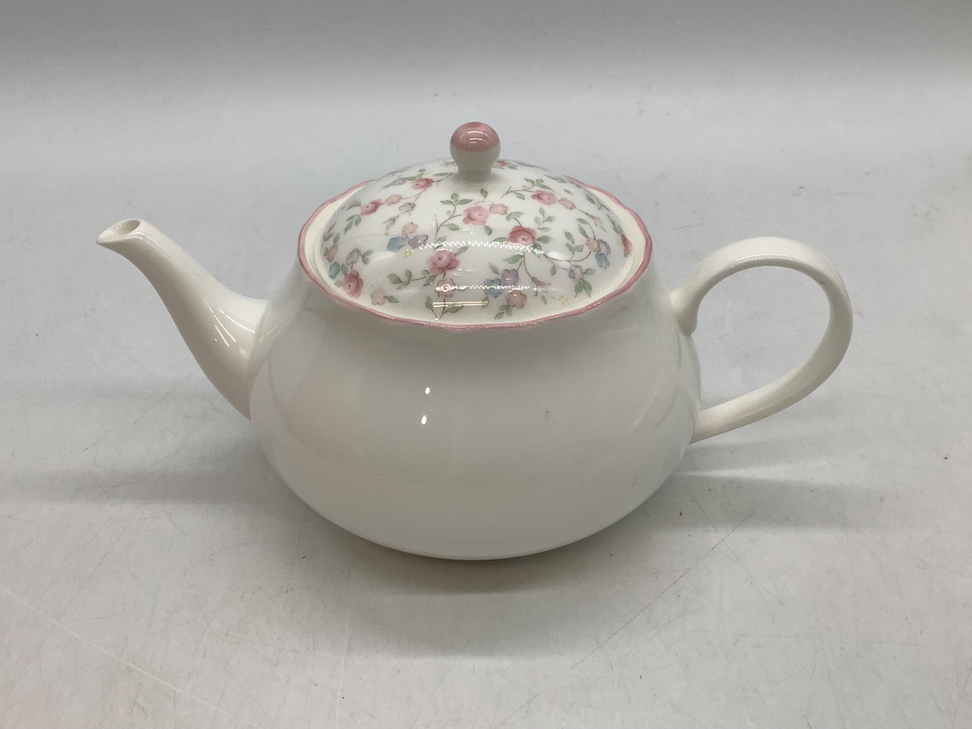 Noritake(ノリタケ)のティーセット『キューティーローズ』3Pセットを