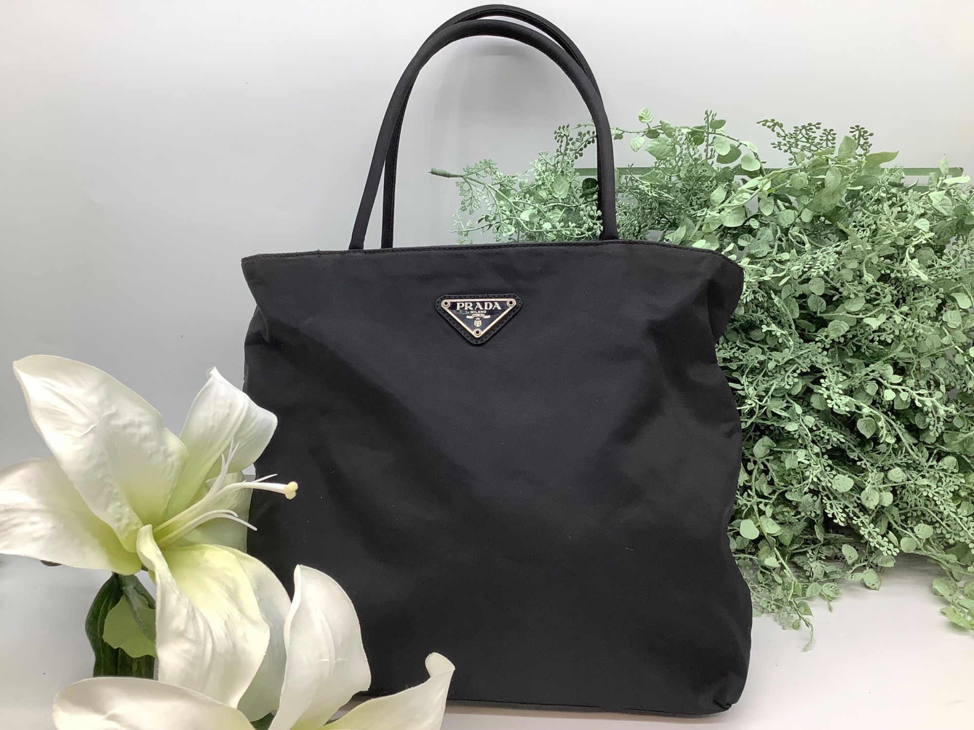 PRADA(プラダ)のテスートナイロンハンドバッグを買取入荷致し
