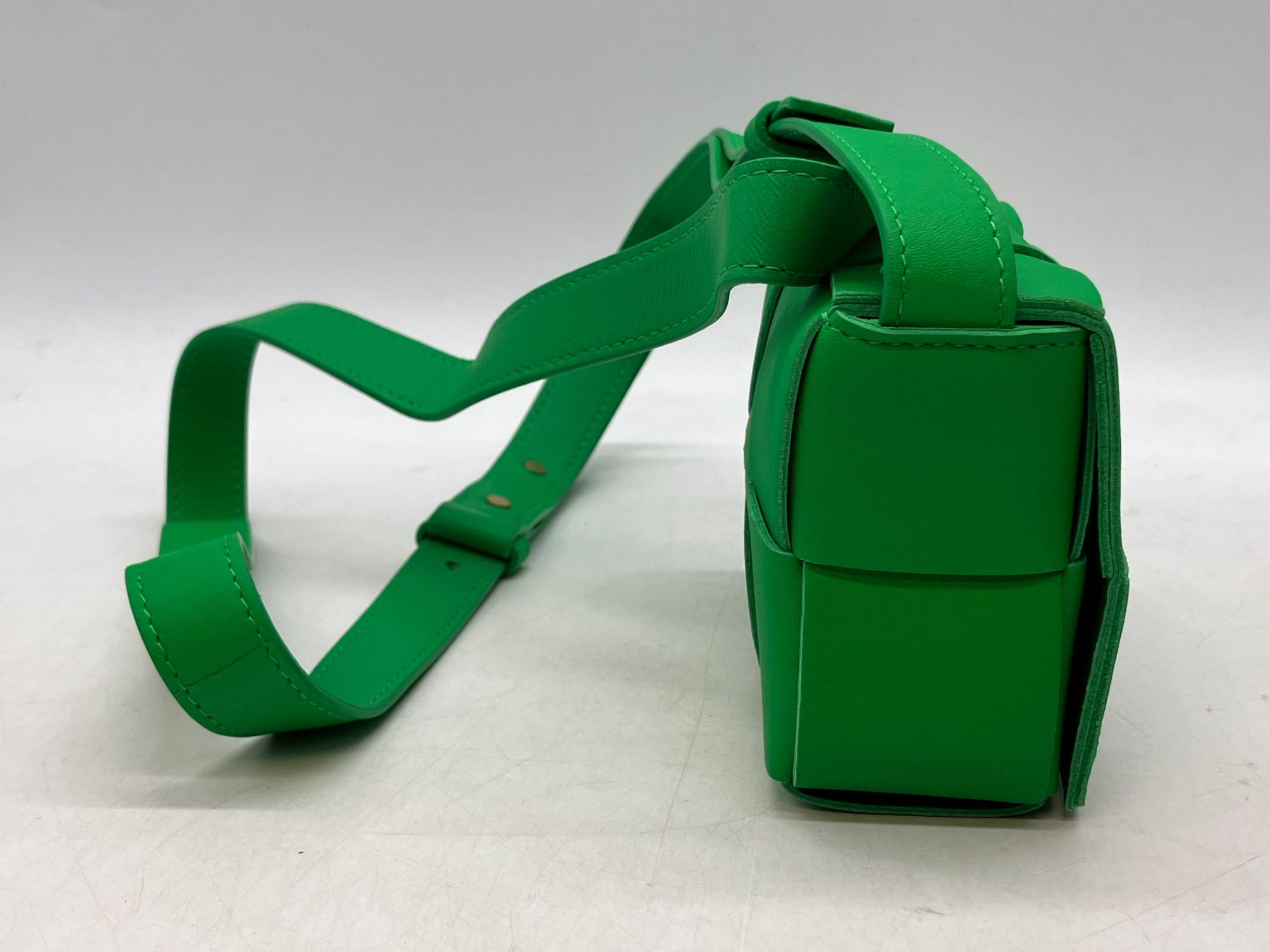 ブランド買取強化中！】BOTTEGA VENETAのクロスボディーバッグ