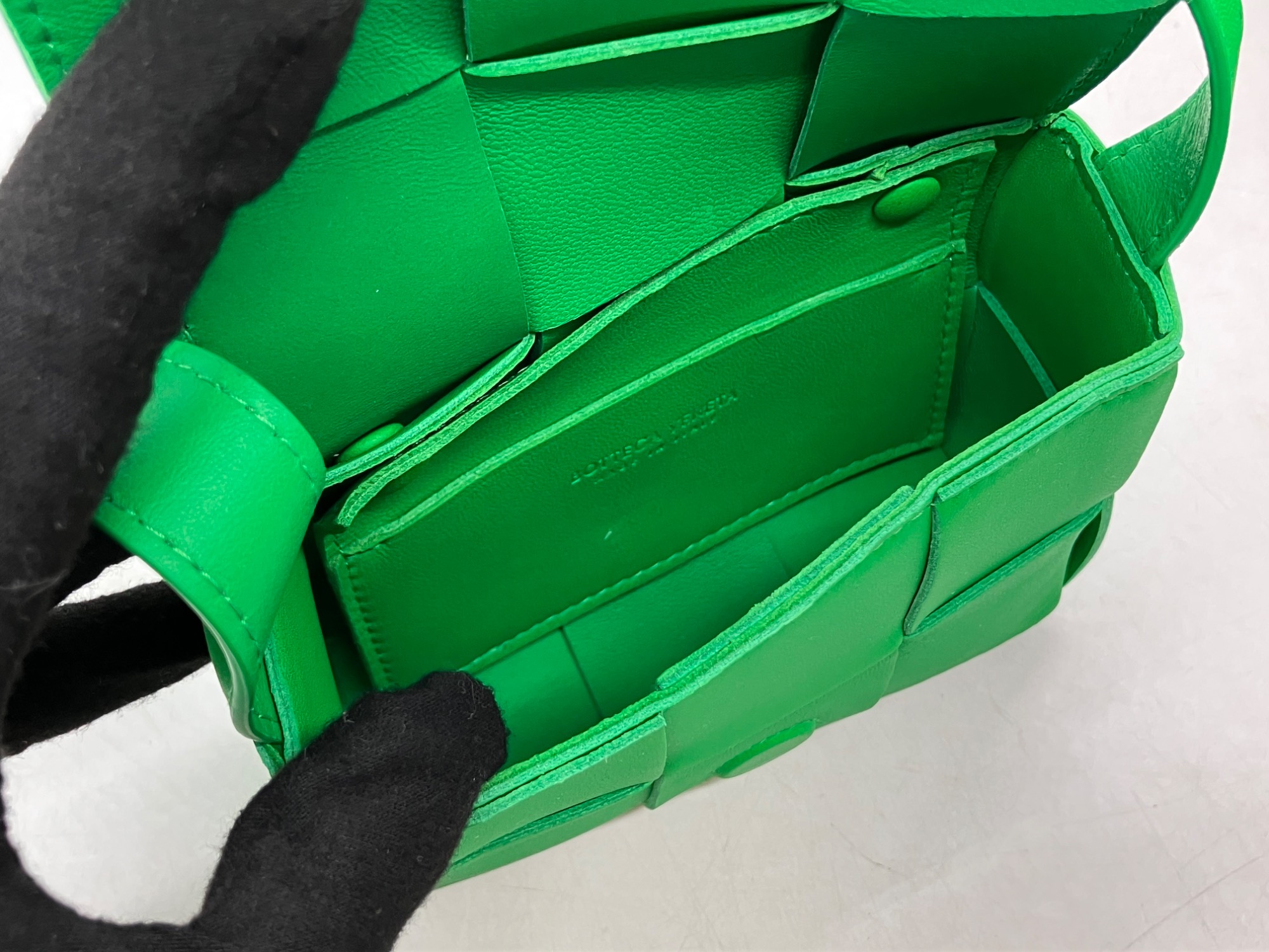 ブランド買取強化中！】BOTTEGA VENETAのクロスボディーバッグ