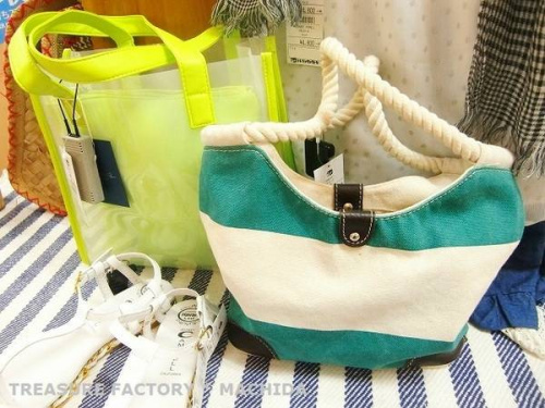 バッグの夏物衣類