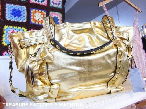 夏物衣類のかごバッグ