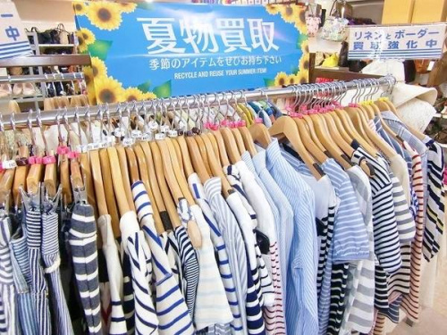 夏物衣類の町田古着