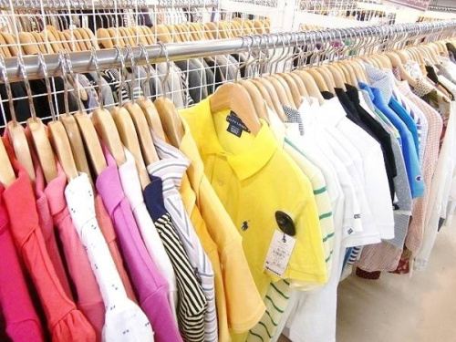 ポロシャツのラコステ（LACOSTE）