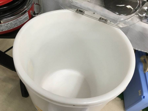 キャンプ用品のクーラーボックス