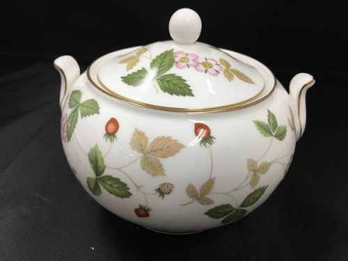 ワイルドストロベリーの町田食器