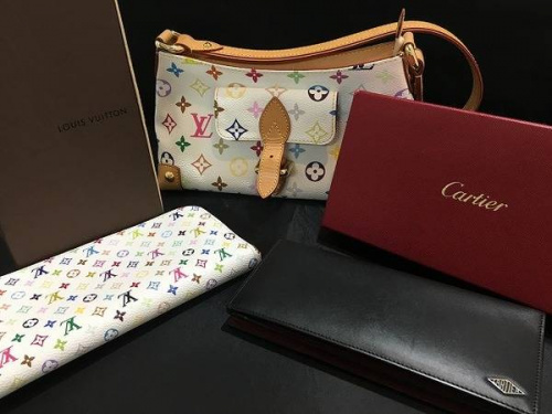 ブランド・ラグジュアリーの財布