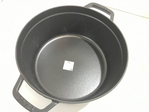 STAUBのココット・ラウンド