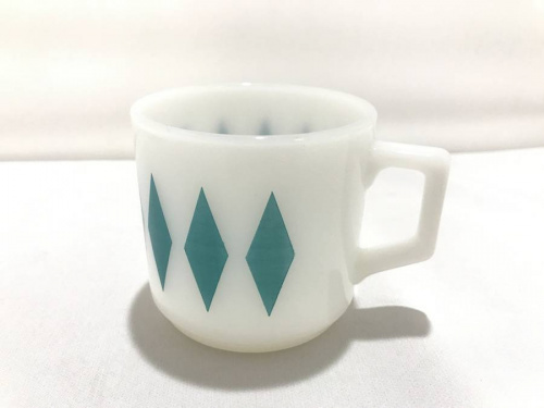 洋食器のマグカップ