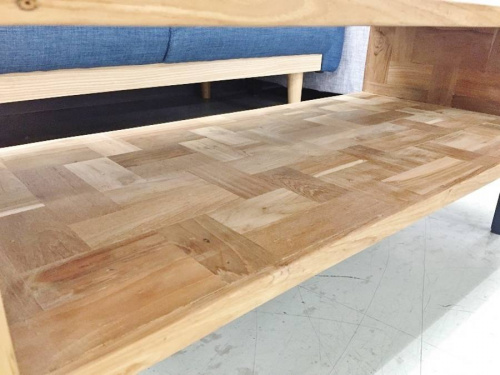 テーブルのコーヒーテーブル