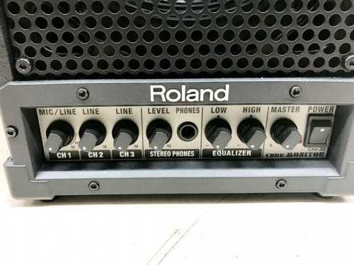 アンプのROLAND