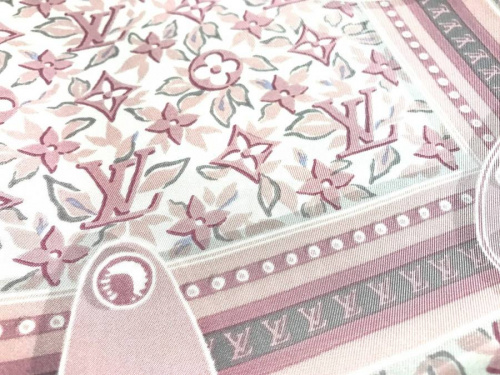 スカーフのルイヴィトン（LOUIS VUITTON）