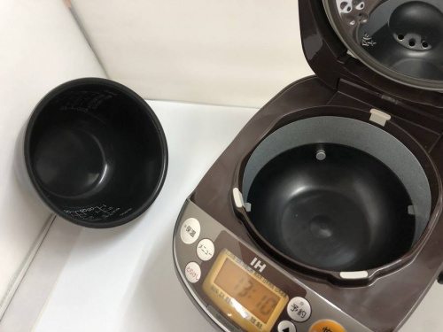 キッチン家電の炊飯器