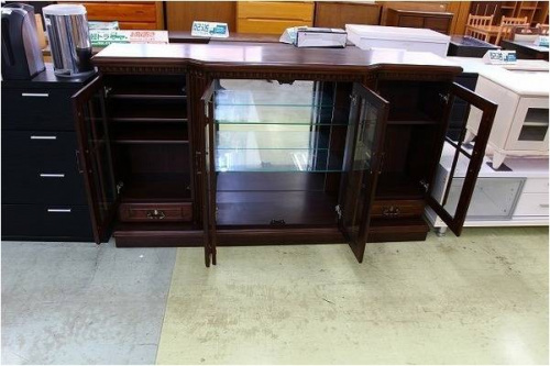 コレクションボードのカップボード