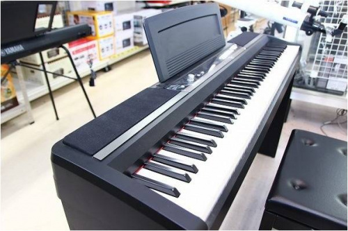 楽器の電子ピアノ