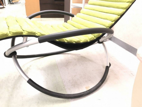 ロッキングチェアのグリーン