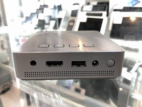 プロジェクターのASUS