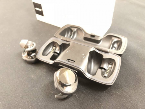 ワイヤレスイヤホンのBOSE