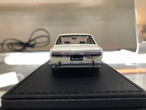 中古ミニカーのブルーバードクーペ