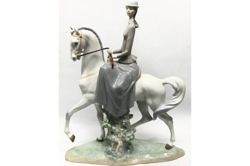 置物のLLADRO
