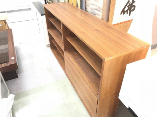 家具のキャビネット