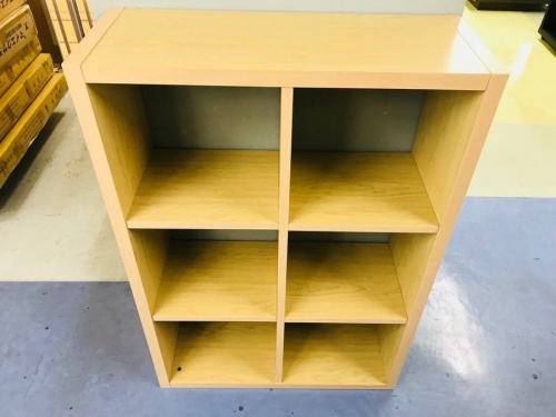 万能収納のオープンシェルフ