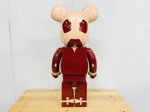 超大型巨人 1000%のBE@RBRICK